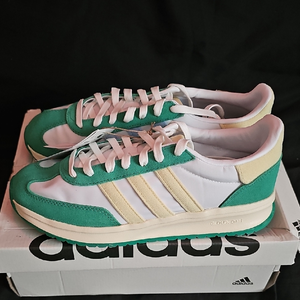 *Brand New* Adidas Womans Run 70s 2.0 Lows